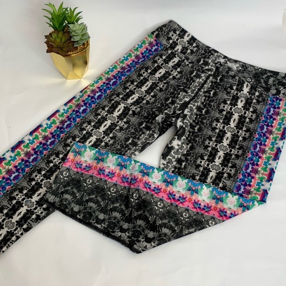 PrAna Roxanne Hydrobloom Capri Crop Leggings size M~NWOT$4.99 Ships! Made in USA - Picture 9 of 10